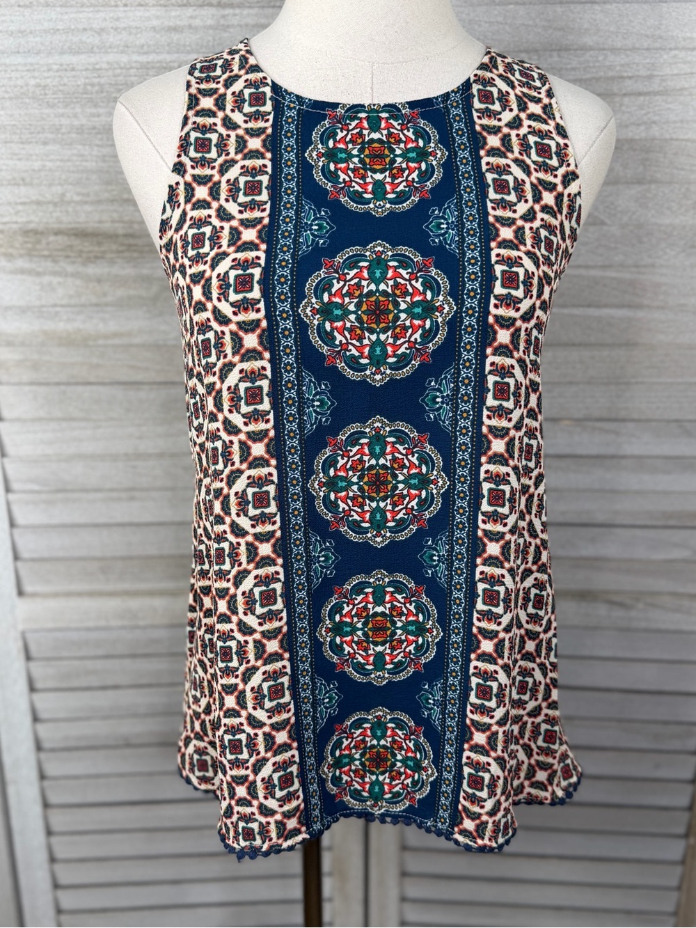 XHILARATION Western Boho Hippie Medallion Print Cutout Tank Top w Crochet Hem-XS
